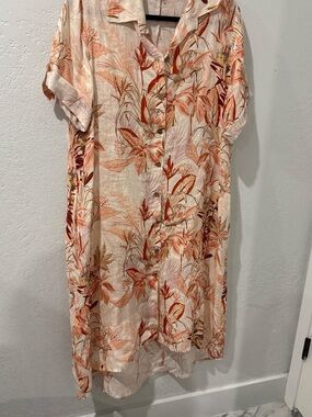 Women's Floral Button-Front Tunic Top in Peach Floral new with tags